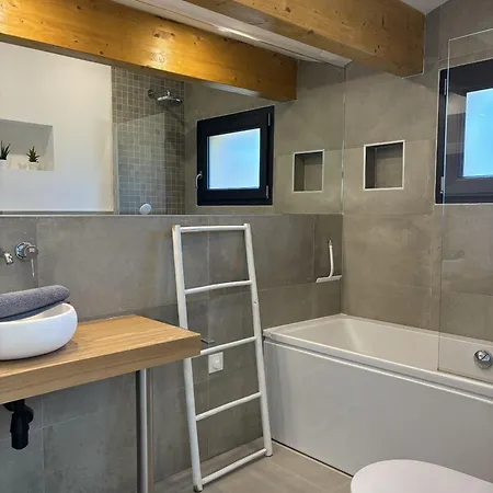 Le Grand Perce Neige & Jacuzzi A Proximite De Gerardmer Rochesson