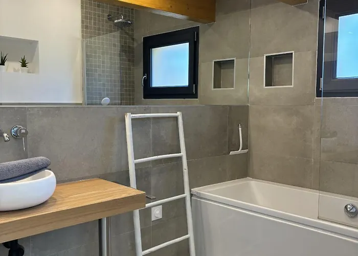 Le Grand Perce Neige & Jacuzzi A Proximite De Gerardmer Rochesson